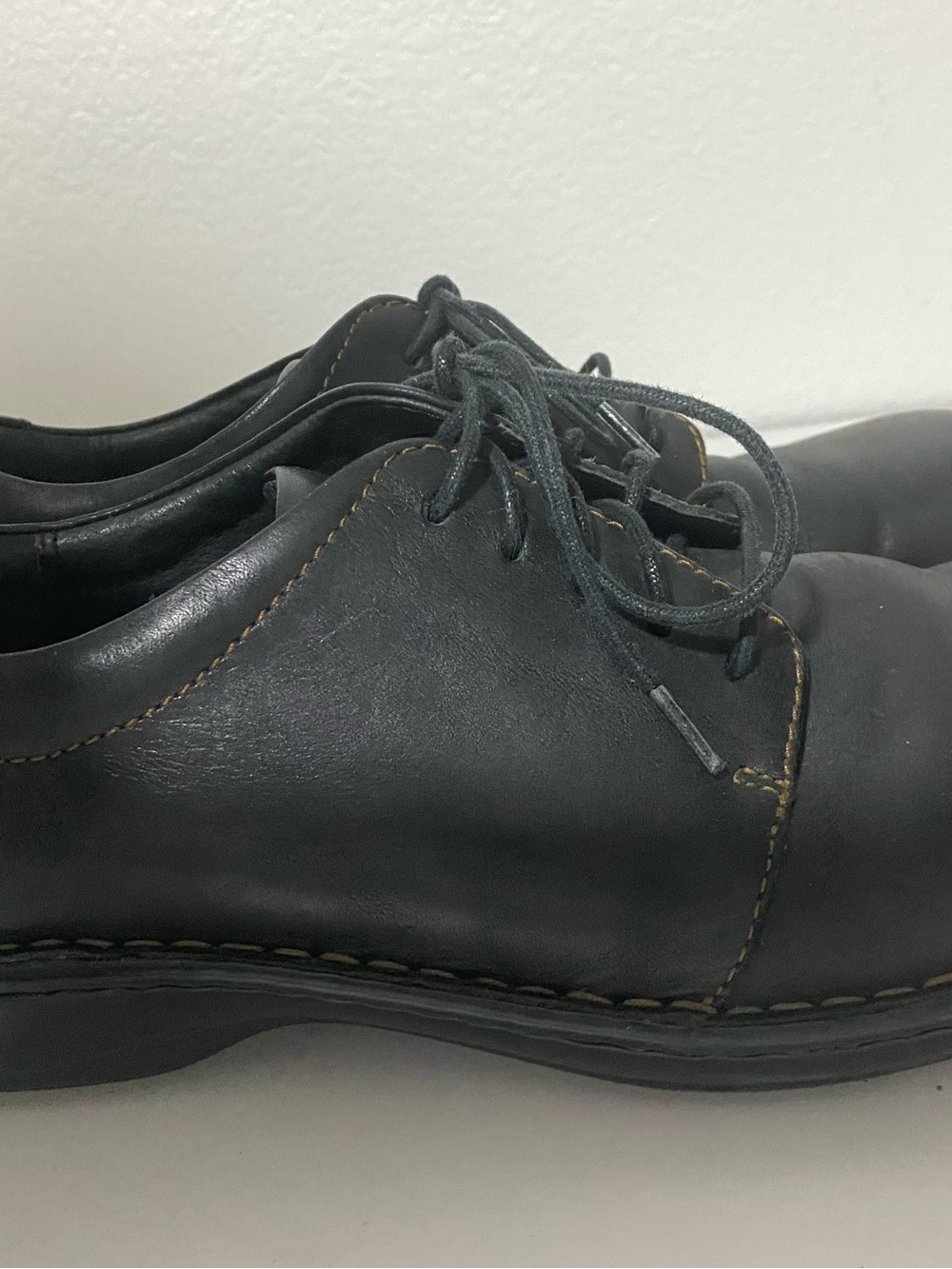 BORN Black leather shoes